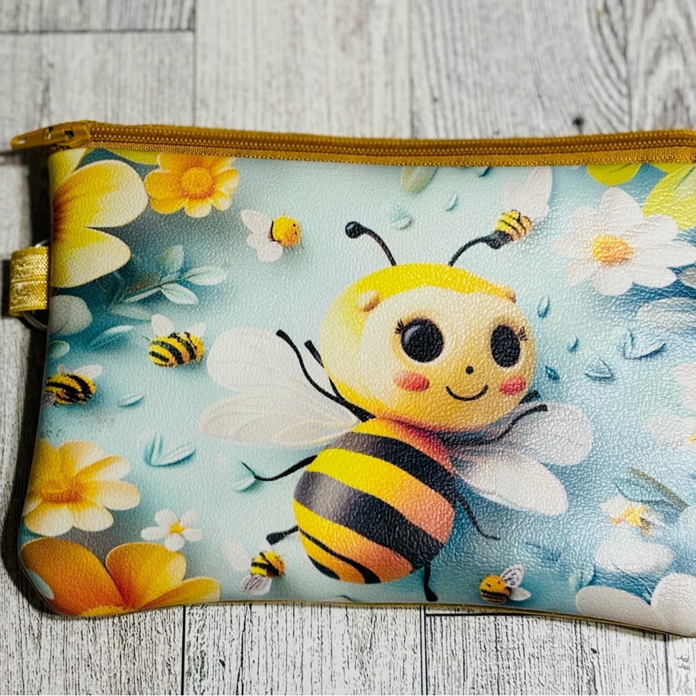 Honey Bee Wristlet